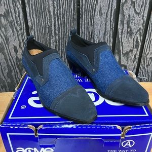 Ladies denim shoe/boot size 6